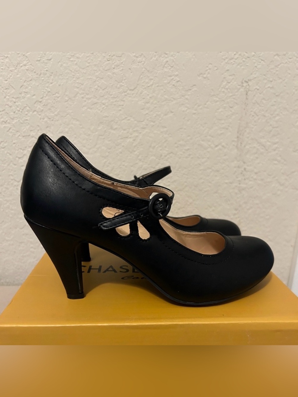 Chase + Chloe Black Mary Jane Mid Heel Dress Pump - w/ Box